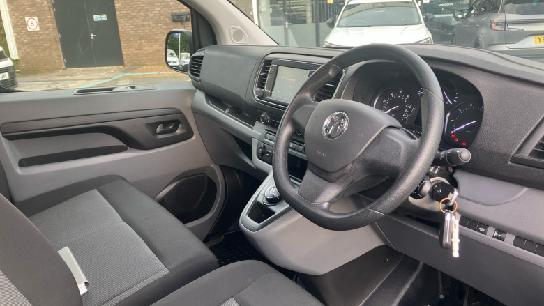 Vauxhall Vivaro L2 Diesel 3100 2.0d 145PS Dynamic H1 Van Auto